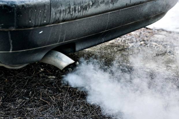 $!El humo blanco de tu coche puede ser una avería más grande de lo que crees