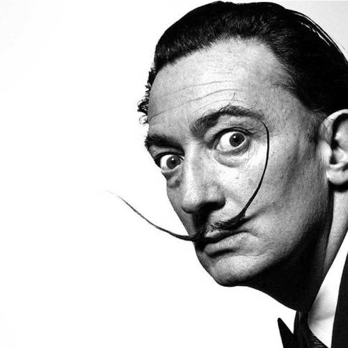 Dalí siempre mostró una fuerte pasión por los coches y así se ve en sus obras