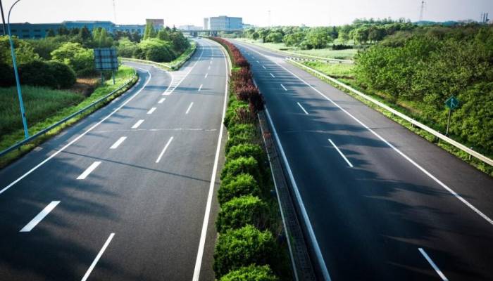 5 consejos para conducir bien en la autopista