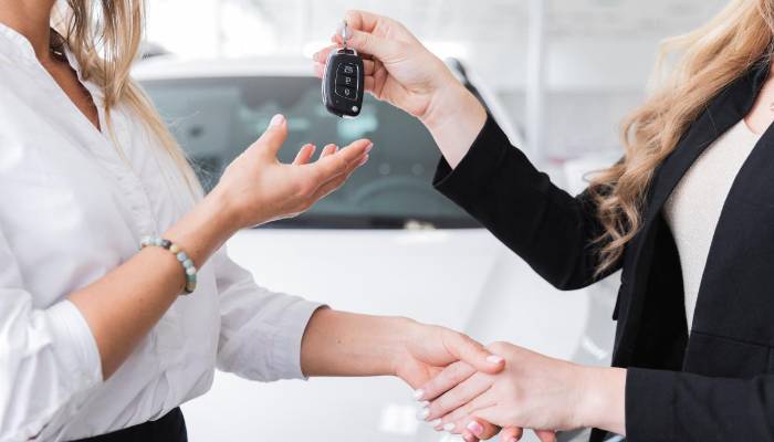 El precio medio de los coches de ocasión bajó un 0,8% en abril, hasta los 12.582 euros