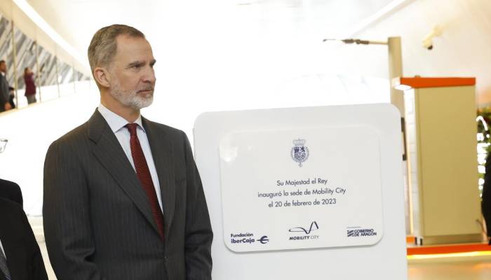 Felipe VI inaugura el espacio Mobility City en Zaragoza