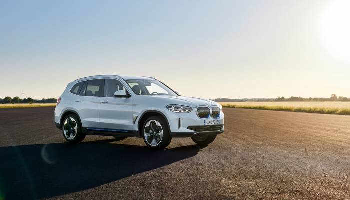 BMW iX3 2021, la versión 100% eléctrica del X3