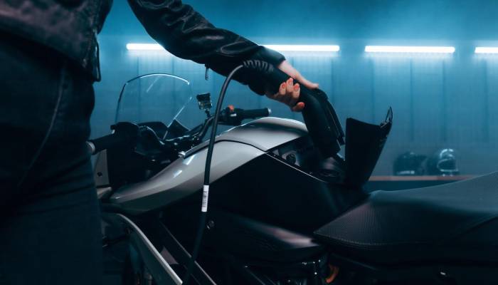 Zero Motorcycles se alía con ChargeGuru en España