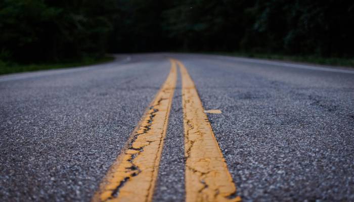 Alterar o retirar las líneas de la carretera es una infracción muy grave