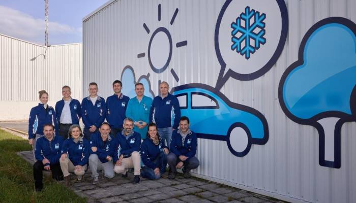 Parte del equipo Think Blue Factory de Volkswagen Navarra