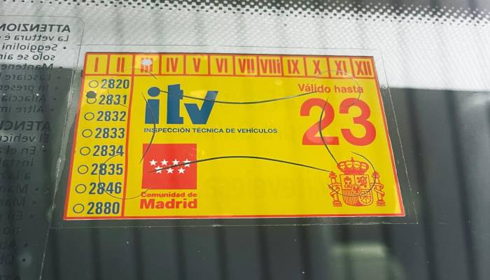 La pegatina de la ITV es un distintivo importante para los agentes de tráfico