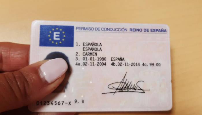 Conducir con el carnet caducado conlleva sanciones e incluso delitos