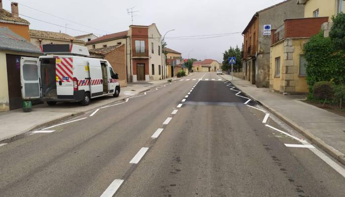 Te explicamos cómo actuar al ver estas marcas en la carretera