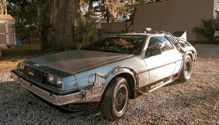 Una empresa vende y restaura el legendario DeLorean