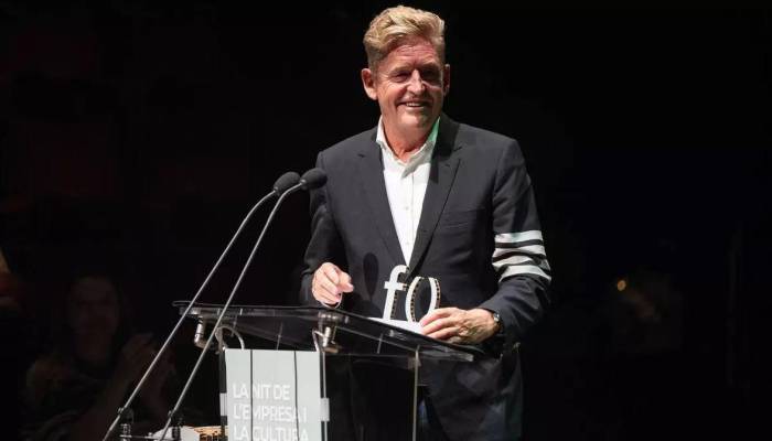 Wayne Griffiths, CEO de Seat y Cupra con el premio Empresa Cultura de la Fundació Catalunya Cultura