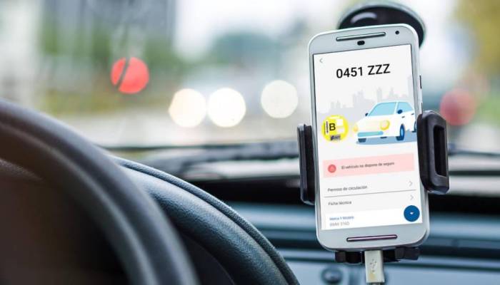 Carnet de conducir digital ¿pueden multarte si no llevas el físico cuando conduces?