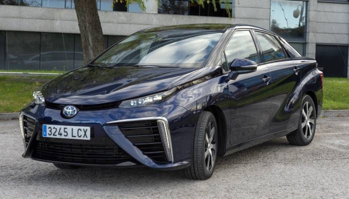 Toyota matricula su primer coche eléctrico de hidrógeno en España
