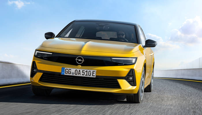 Opel presenta el renovado y electrificado Astra