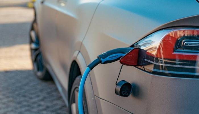 Así puedes deducir el coche eléctrico en la declaración de la renta