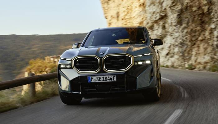 Las prestaciones eléctricas del BMW XM seducen a los lectores