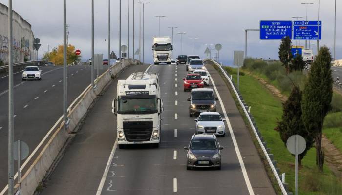 El sector del transporte por carretera también debe asumir su papel en el trabajo para descarbonizar la movilidad