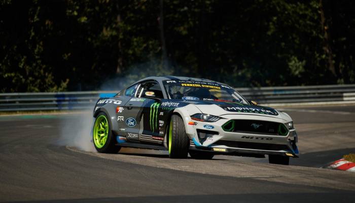 El Ford Mustang RTR se convierte en el primer coche en recorrer haciendo drift el circuito de Nürburgring