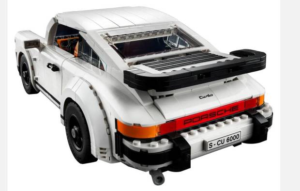 $!El Porsche 911 Turbo de Lego