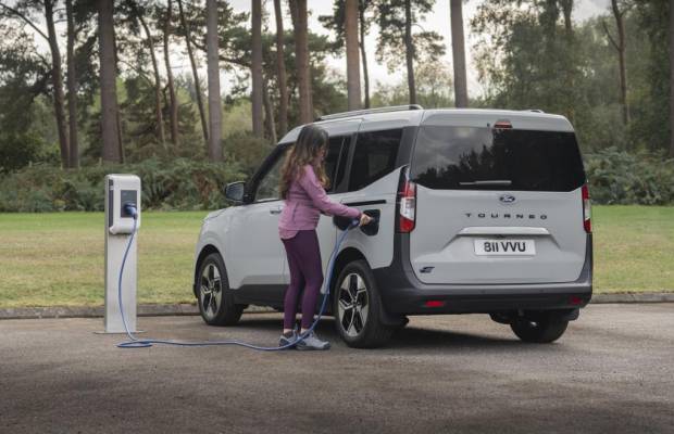 Nuevo Ford E-Tourneo Courier: el compañero eléctrico perfecto para la vida moderna