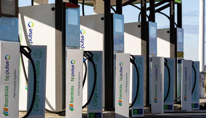 Cargadores de Iberdrola y bp