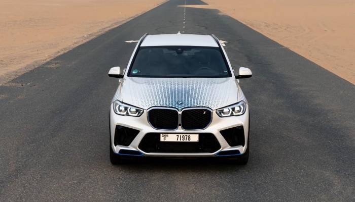 Pruebas del BMW iX5 en el desierto