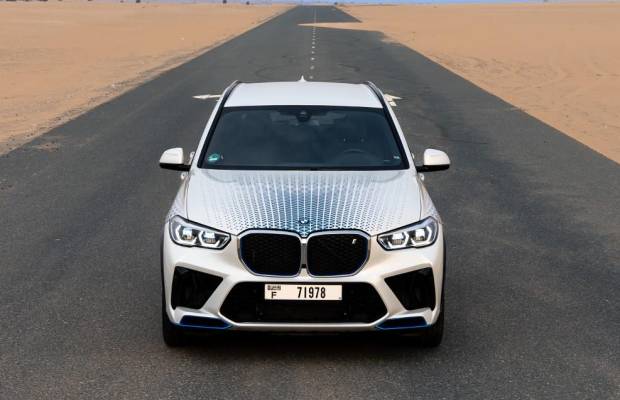 Pruebas del BMW iX5 en el desierto