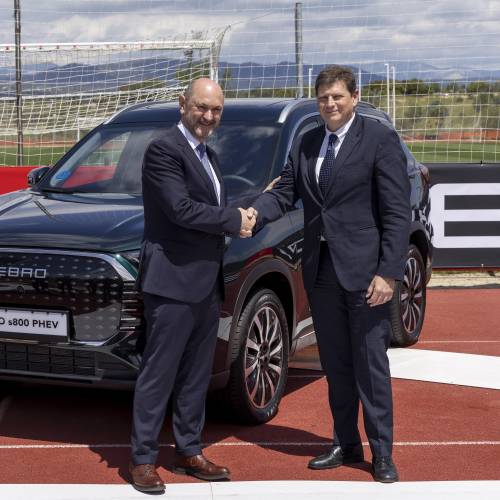 Rafael Louzán, presidente de la RFEF y Pedro Calef, CEO de EBRO MOTORS