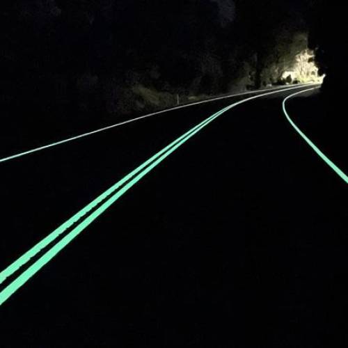 Las líneas fluorescentes de Australia que son toda una ayuda para la seguridad vial