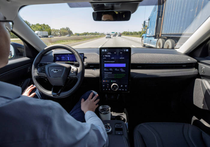 Ford avanza hacia la conducción autónoma