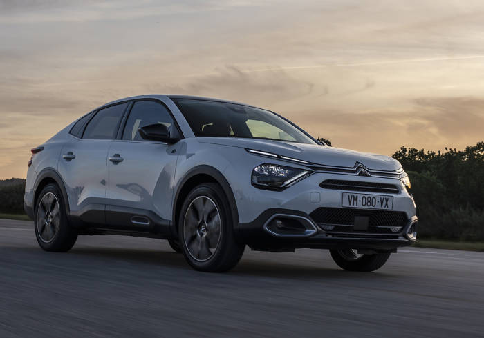 Citroën combina lo mejor de los SUV y las berlinas con los nuevos C4 X y ë-C4 X