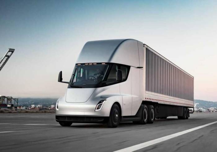 Tesla ya produce su camión eléctrico Semi