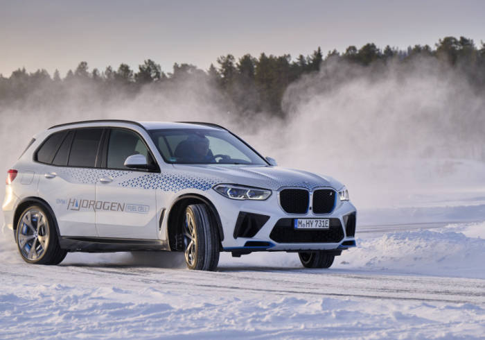 BMW pone a prueba el iX5 de hidrógeno en condiciones extremas