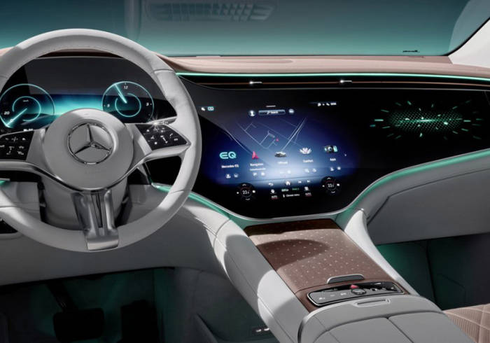 Mercedes-Benz muestra el interior del EQE SUV, su próximo coche eléctrico