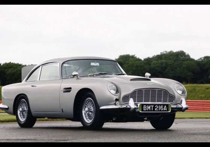 Aston Martin lanza 25 unidades del DB5 de James Bond