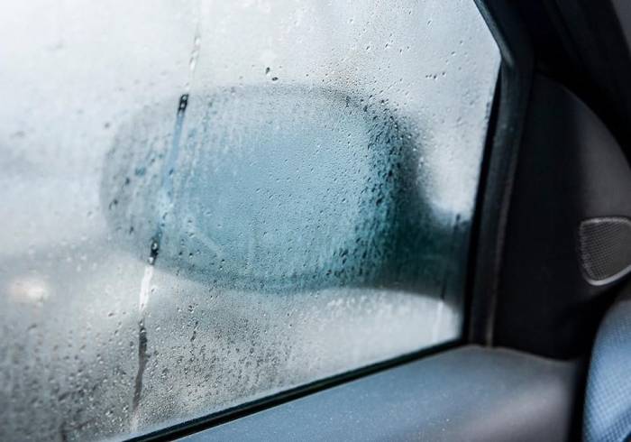 Seguridad vial: ¿Cómo desempañar los cristales del coche?