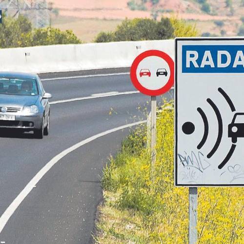 Un vecino de Francia ha sorprendido con un radar falso en una calle de su pueblo