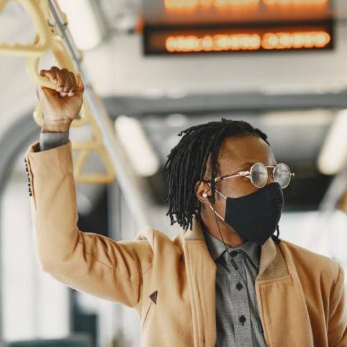 Las mascarillas dejarán de ser obligatorias en el transporte público a partir del 7 de febrero