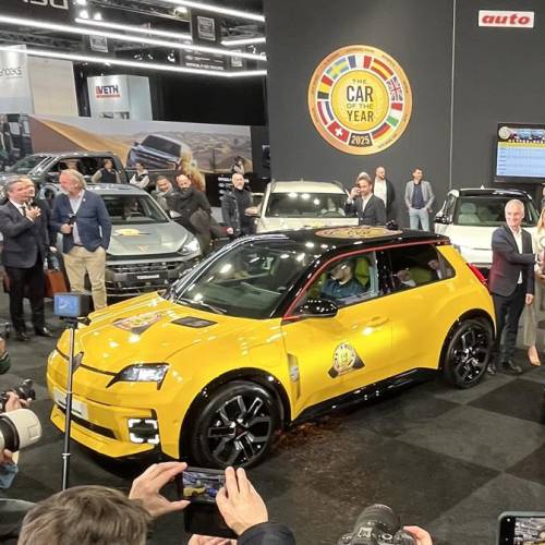 El Renault 5 es el mejor The Car Of The Year 2025