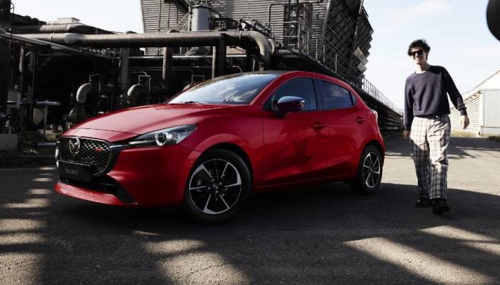 El Mazda2 actualiza su estética y equipamiento