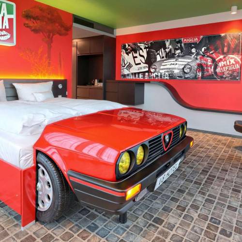 El Hotel V8 en Alemania que es un destino fijo si eres amante del motor