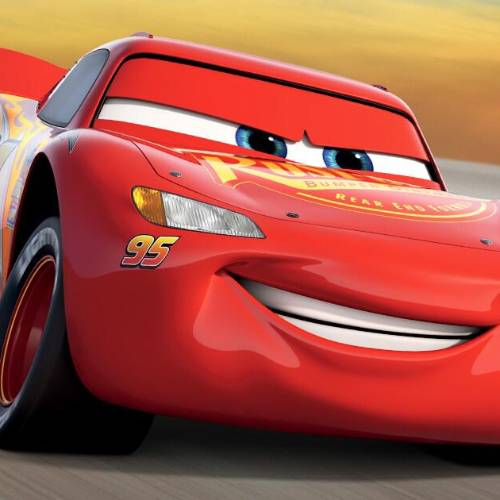 Rayo McQueen es de los coches más famosos y está basado en una serie de vehículos diferentes