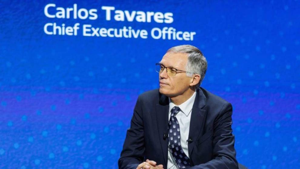 Stellantis estudia nombrar un nuevo CEO para reemplazar a Carlos Tavares