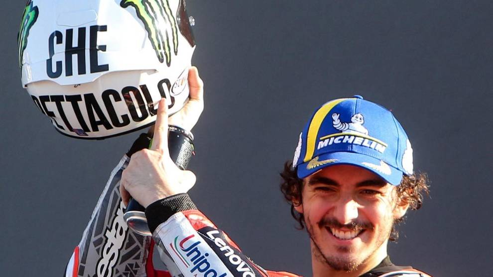 Bagnaia, el heredero, homenajea a Rossi
