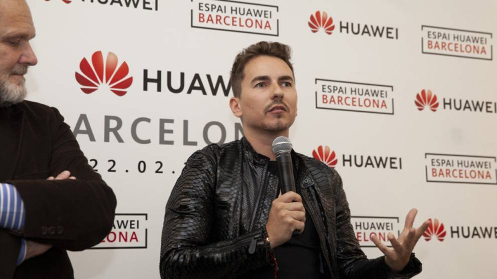 Jorge Lorenzo inauguró el Espai Huawei Barcelona