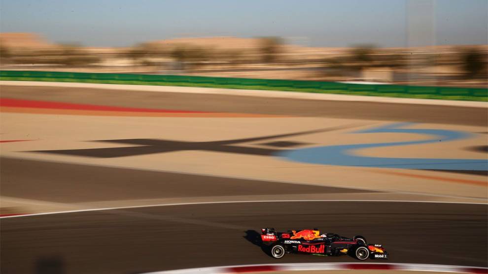 Red Bull y Verstappen 'asustan' en la pretemporada de Bahrein, con Sainz tercero