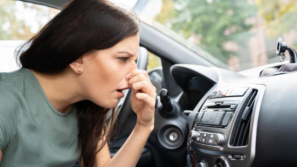 Los olores del coche pueden darte pistas de qué problemas tiene el coche