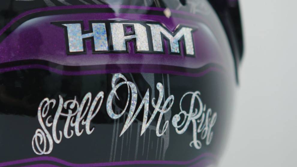 Hamilton presenta su nuevo casco