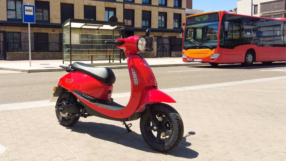 Circular con este scooter eléctrico es más barato que ir en transporte público