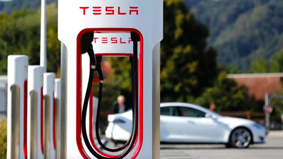 Tesla abre a otras marcas 13 de sus supercargadores en España