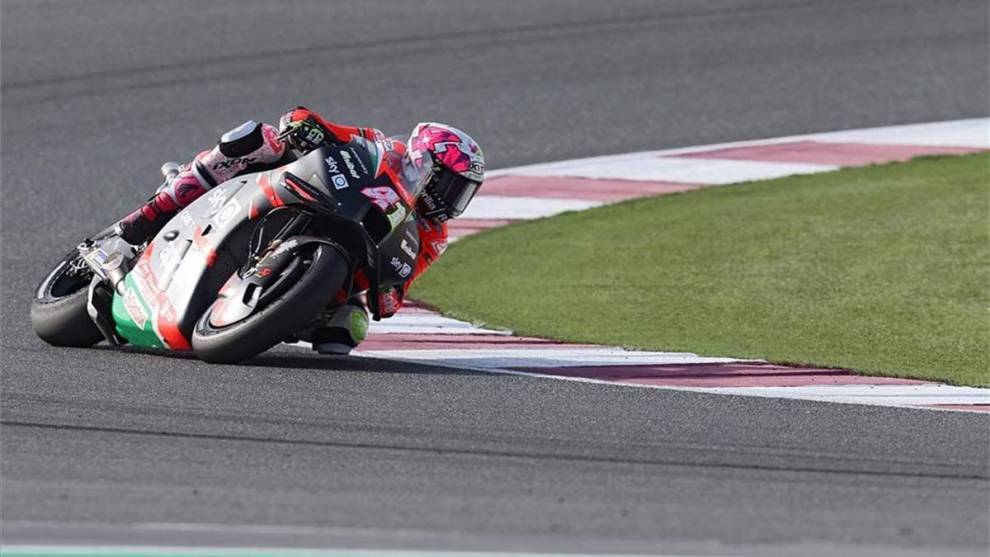 Aleix Espargaró, el más rápido en los primeros libres de MotoGP en Losail